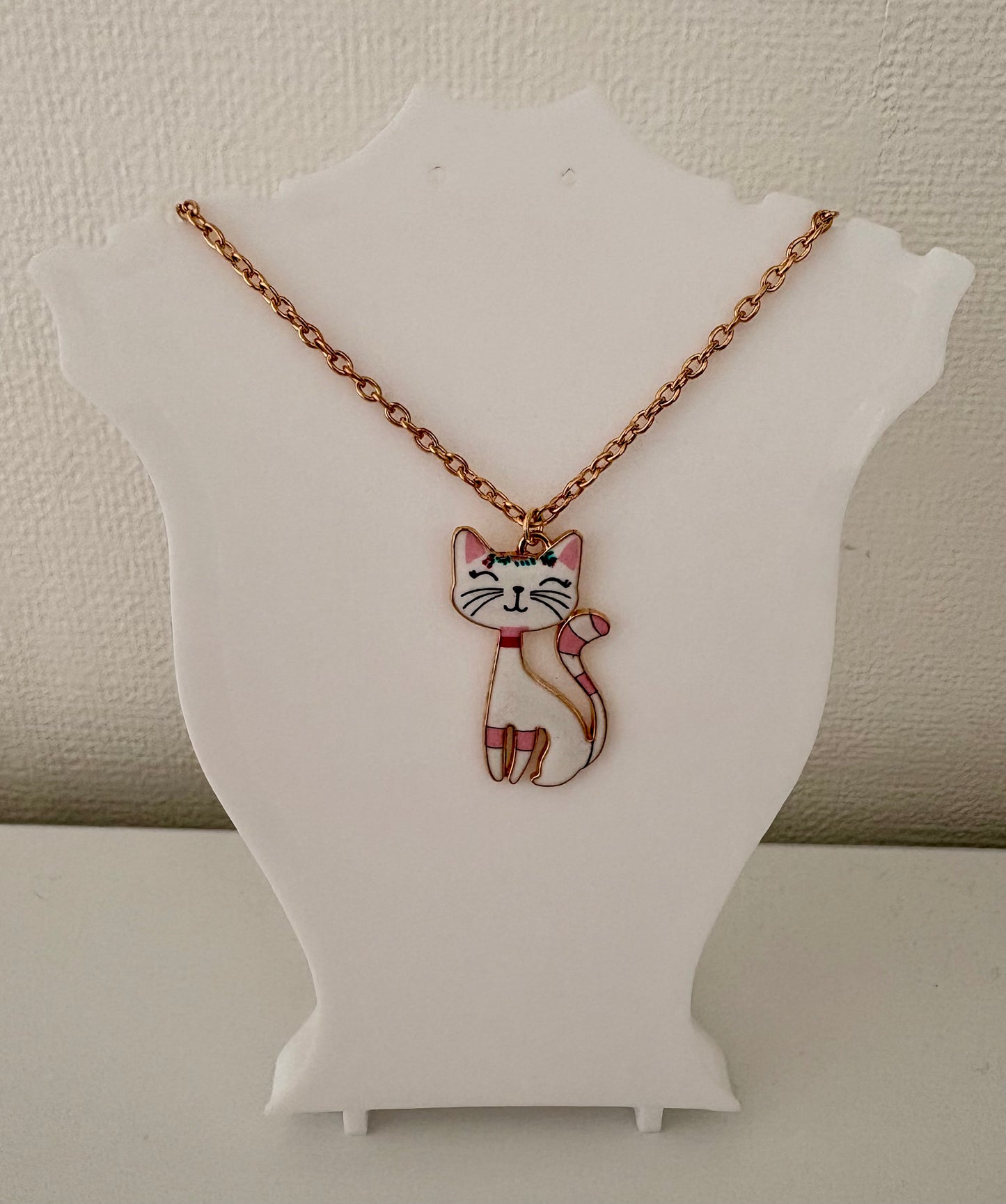 Cat Pendant Necklace - white