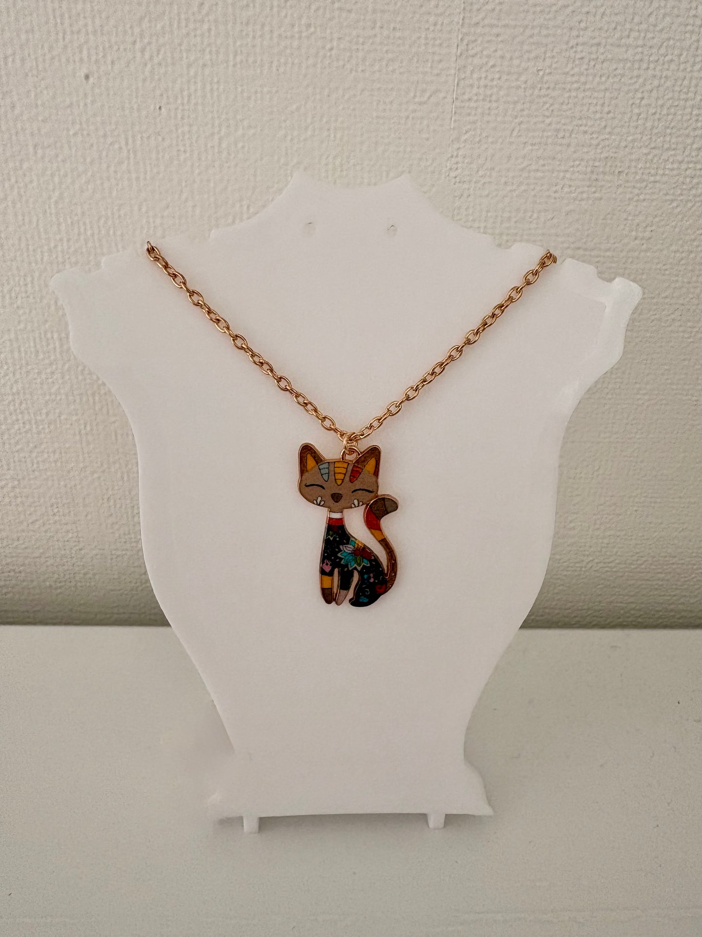 Cat Pendant Necklace - beige/brown floral